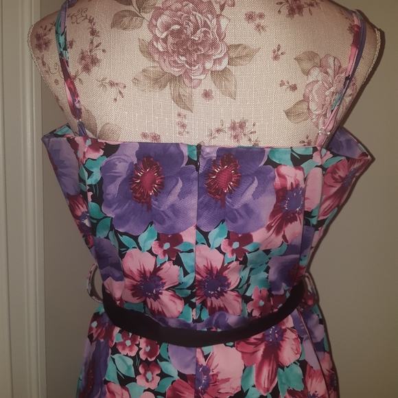 Lady Dutch Floral Dress XL NWT - Picture 13 of 16